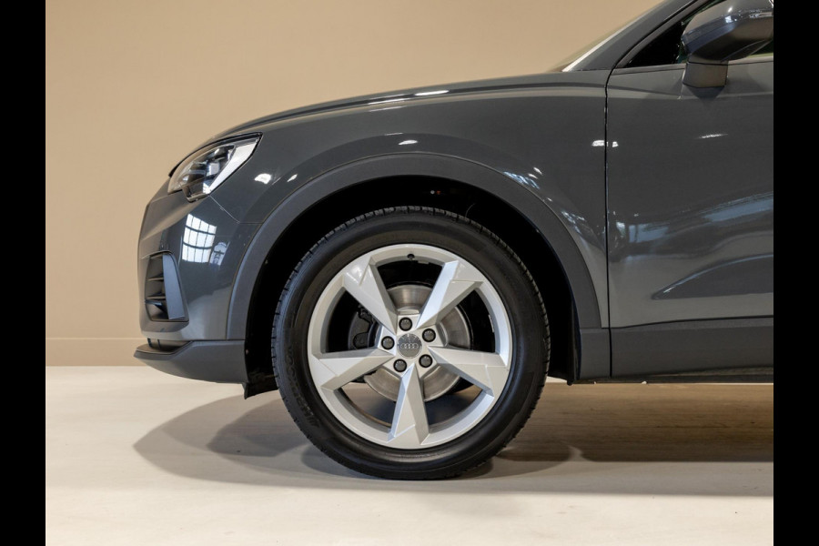 Audi Q3 35 TFSI Pro Line / 150pk / Stoelverwarming / Leder / Dodehoek herkenning /