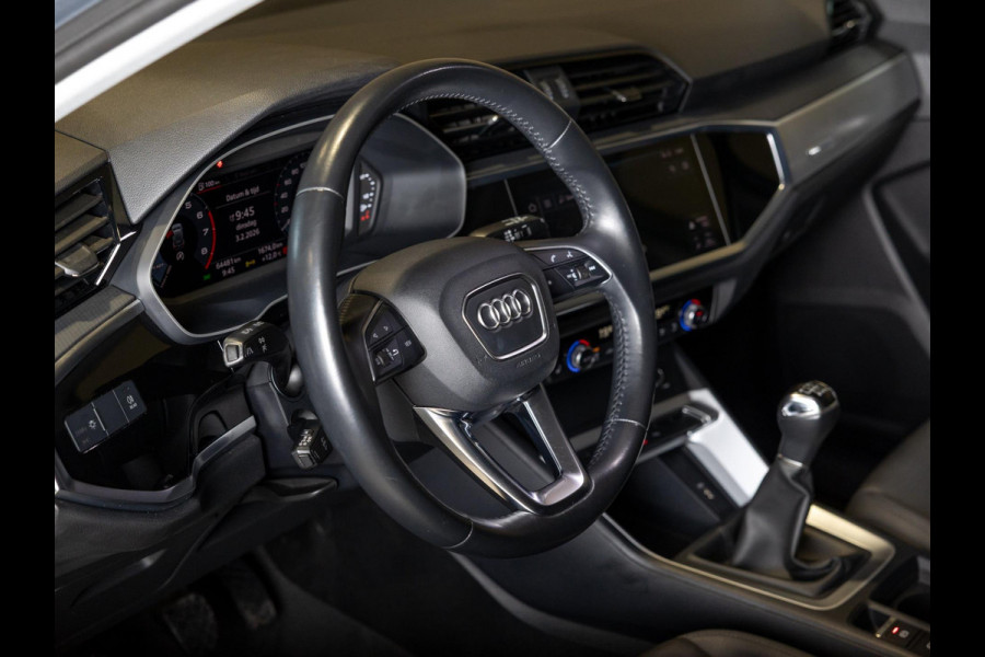 Audi Q3 35 TFSI Pro Line / 150pk / Stoelverwarming / Leder / Dodehoek herkenning /