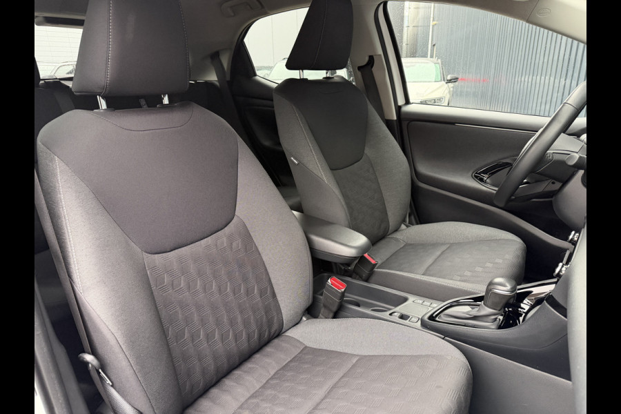 Toyota Yaris 1.5 Hybrid 115 First Edition | PDC V+A | Dodehoek detectie | Nieuwste type(radio/digitale tellers) | Rijklaar!!!