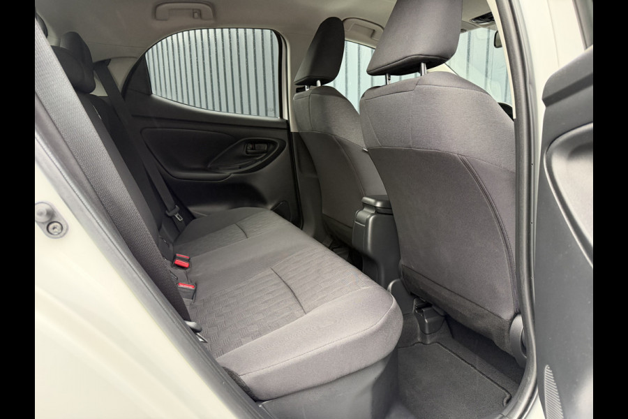 Toyota Yaris 1.5 Hybrid 115 First Edition | PDC V+A | Dodehoek detectie | Nieuwste type(radio/digitale tellers) | Rijklaar!!!