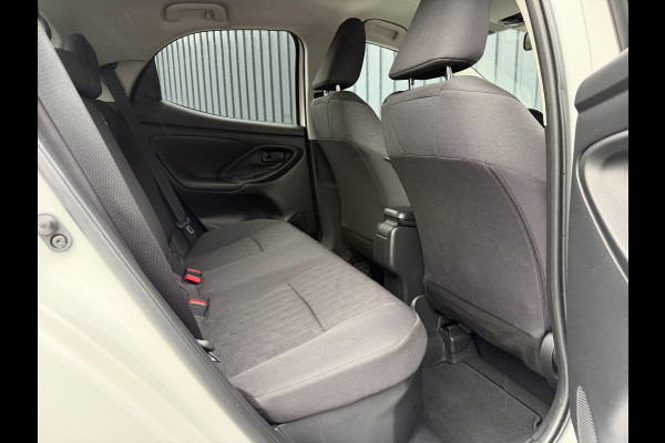 Toyota Yaris 1.5 Hybrid 115 First Edition | PDC V+A | Dodehoek detectie | Nieuwste type(radio/digitale tellers) | Rijklaar!!!