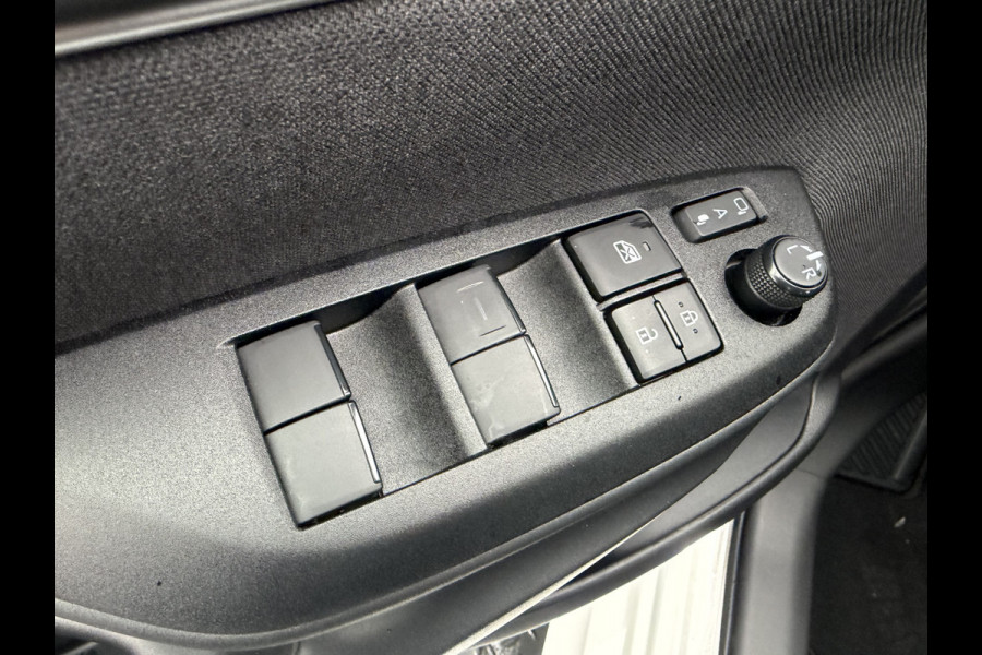 Toyota Yaris 1.5 Hybrid 115 First Edition | PDC V+A | Dodehoek detectie | Nieuwste type(radio/digitale tellers) | Rijklaar!!!