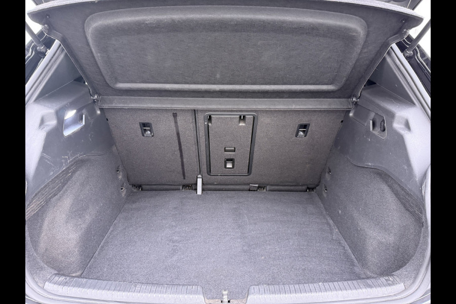 Volkswagen ID.3 First Plus 58kWh 204pk Camera 19"lmv Adap.Cruise Matrix-Led Navi-Pro Ecc Apple Carplay Android Auto Pdc SOH 89% Lmv Stoel+Stuurverwarming Wifi Rijstrooksensor Keyless advanced Origineel Nederlandse Auto