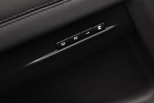 Land Rover Range Rover Evoque 1.5 P300e AWD(DealerOnderH, Navi, Stuur/stoelV, Camera, Trekhaak, Carplay, Etc)