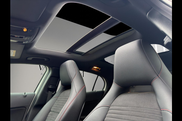 Mercedes-Benz GLA 180 Business Solution AMG Pano Camera Clima