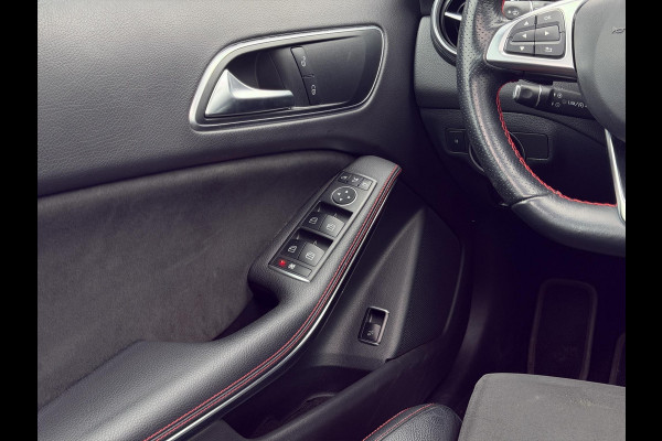 Mercedes-Benz GLA 180 Business Solution AMG Pano Camera Clima