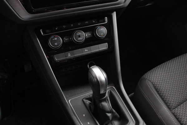 Volkswagen Touran 1.5 TSI 150pk DSG Comfortline 7p | Navigatie | Apple Carplay/Android Auto | Climate Control | Cruise Control Adaptive | Stoelverwarming | Parkeer sensoren