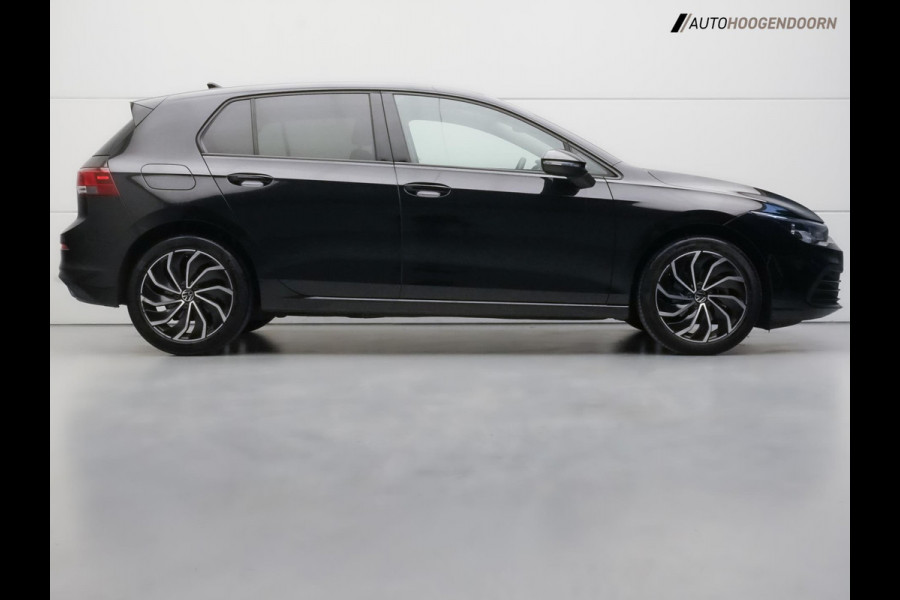 Volkswagen Golf 1.5 TSI Life Business Luxe (STUURVERWARMING,MEMORY STOELEN,ADAPTIVE CRUISE,SFEERVERLICHTING,CAMERA,TOPCONDITIE)