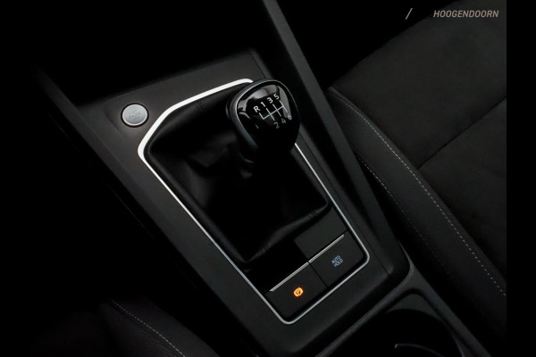 Volkswagen Golf 1.5 TSI Life Business Luxe (STUURVERWARMING,MEMORY STOELEN,ADAPTIVE CRUISE,SFEERVERLICHTING,CAMERA,TOPCONDITIE)