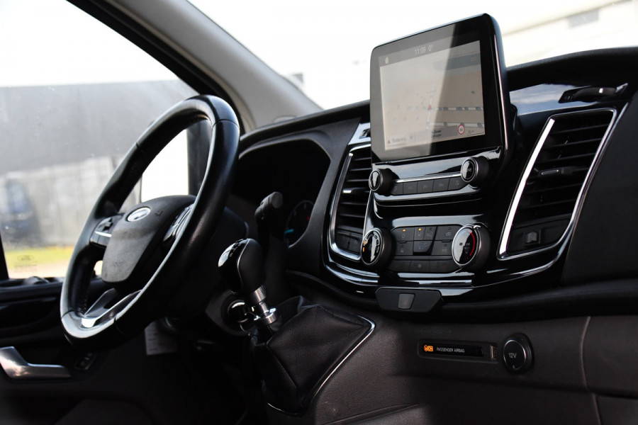 Ford Transit Custom 300 2.0 TDCI L2H1 Limited Black Edition Camera, Cruise, Carplay, Stoelverwarming, Xenon, 170pk, Sensoren, Uniek!