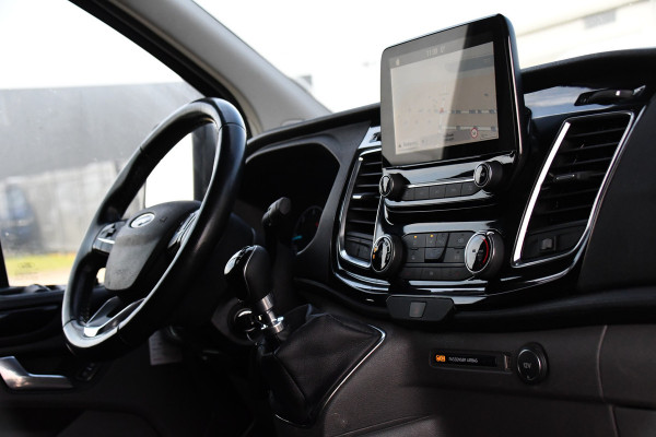 Ford Transit Custom 300 2.0 TDCI L2H1 Limited Black Edition Camera, Cruise, Carplay, Stoelverwarming, Xenon, 170pk, Sensoren, Uniek!