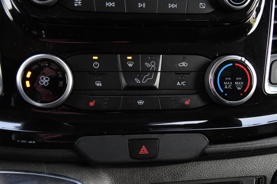 Ford Transit Custom 300 2.0 TDCI L2H1 Limited Black Edition Camera, Cruise, Carplay, Stoelverwarming, Xenon, 170pk, Sensoren, Uniek!