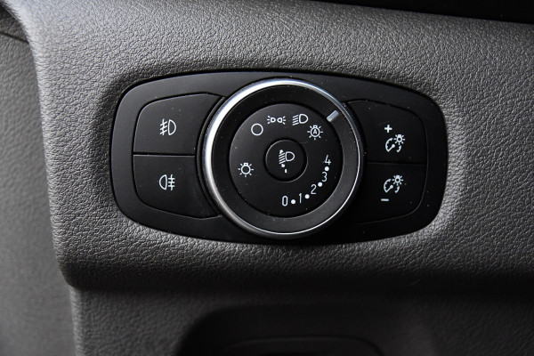 Ford Transit Custom 300 2.0 TDCI L2H1 Limited Black Edition Camera, Cruise, Carplay, Stoelverwarming, Xenon, 170pk, Sensoren, Uniek!