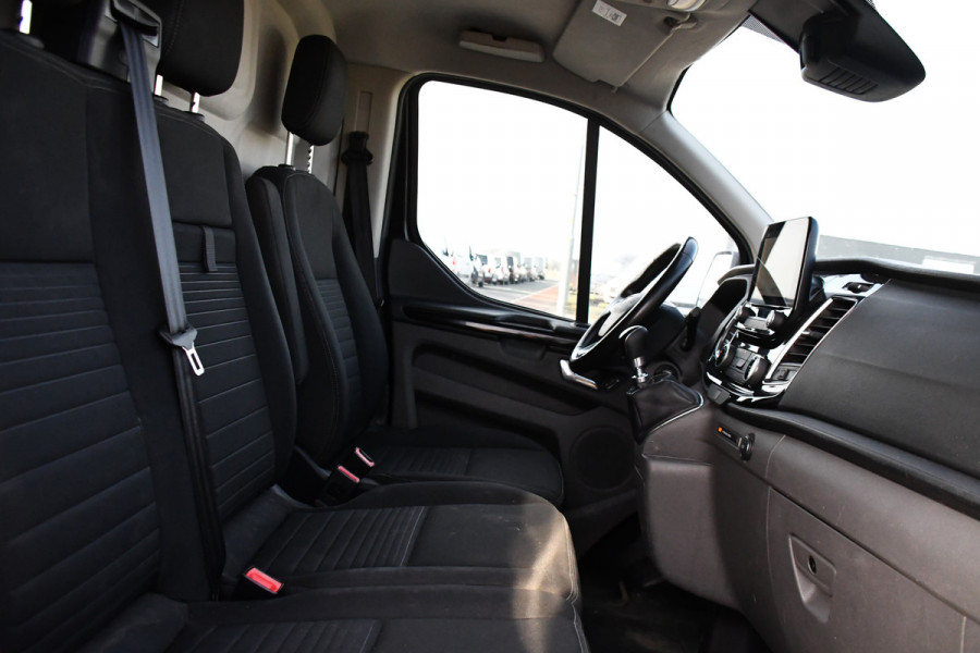 Ford Transit Custom 300 2.0 TDCI L2H1 Limited Black Edition Camera, Cruise, Carplay, Stoelverwarming, Xenon, 170pk, Sensoren, Uniek!