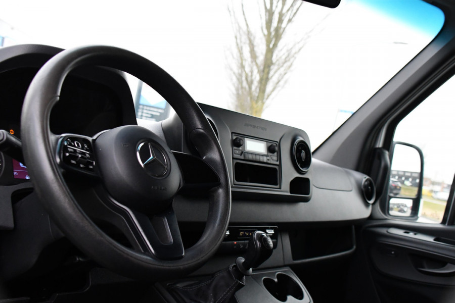 Mercedes-Benz Sprinter 319 V6 3.0 CDI L2H2 PB Edition Camera, Cruise, Stoelverwarming, 190pk, Standkachel, Airco, Uniek!