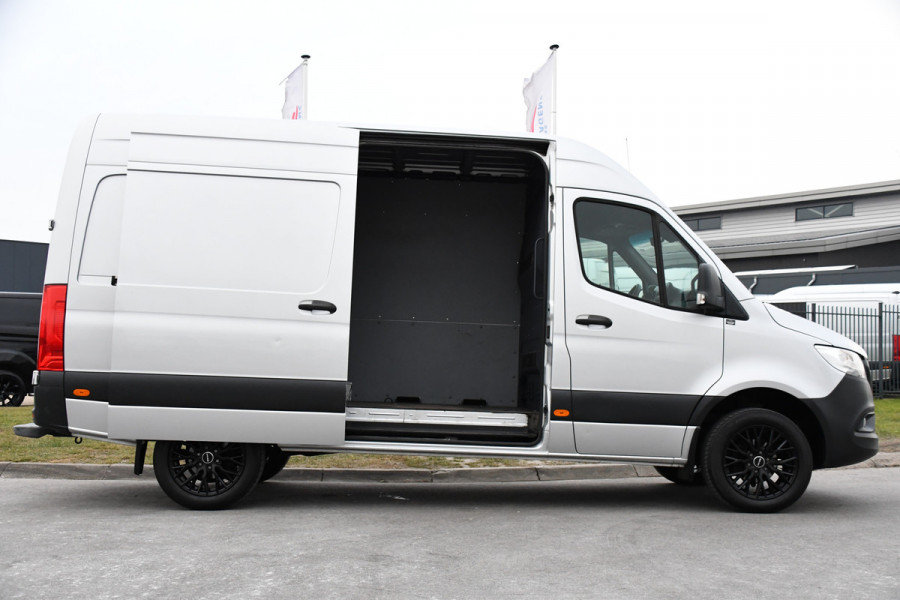 Mercedes-Benz Sprinter 319 V6 3.0 CDI L2H2 PB Edition Camera, Cruise, Stoelverwarming, 190pk, Standkachel, Airco, Uniek!