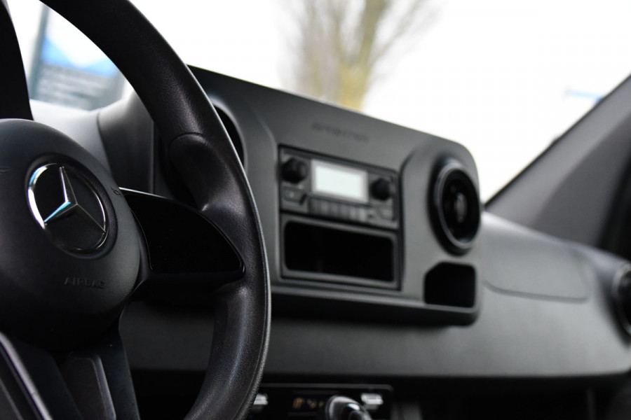 Mercedes-Benz Sprinter 319 V6 3.0 CDI L2H2 PB Edition Camera, Cruise, Stoelverwarming, 190pk, Standkachel, Airco, Uniek!