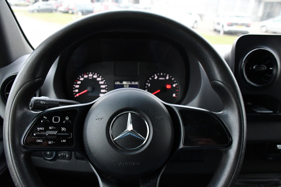 Mercedes-Benz Sprinter 319 V6 3.0 CDI L2H2 PB Edition Camera, Cruise, Stoelverwarming, 190pk, Standkachel, Airco, Uniek!