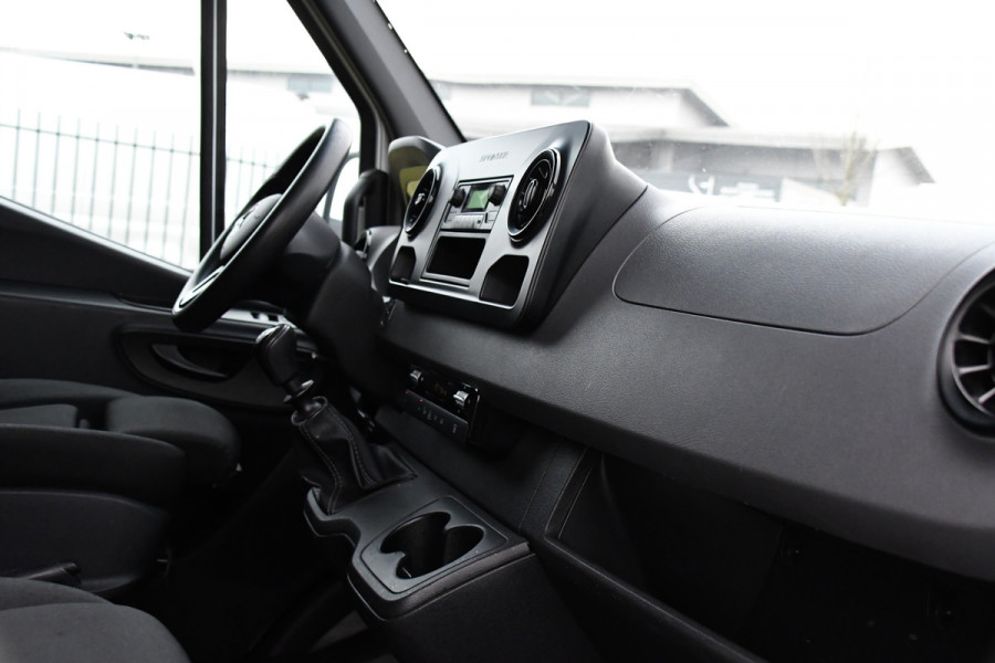 Mercedes-Benz Sprinter 319 V6 3.0 CDI L2H2 PB Edition Camera, Cruise, Stoelverwarming, 190pk, Standkachel, Airco, Uniek!