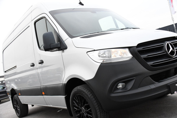 Mercedes-Benz Sprinter 319 V6 3.0 CDI L2H2 PB Edition Camera, Cruise, Stoelverwarming, 190pk, Standkachel, Airco, Uniek!