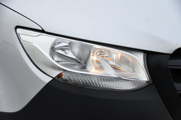 Mercedes-Benz Sprinter 319 V6 3.0 CDI L2H2 PB Edition Camera, Cruise, Stoelverwarming, 190pk, Standkachel, Airco, Uniek!