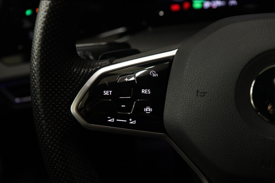 Volkswagen Golf 1.4 eHybrid GTE /PANO/IQLIGHT/CAM/CARPLAY/LANE ASSIST/VOL