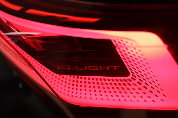 Volkswagen Golf 1.4 eHybrid GTE /PANO/IQLIGHT/CAM/CARPLAY/LANE ASSIST/VOL