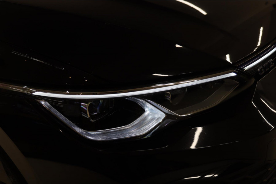 Volkswagen Golf 1.4 eHybrid GTE /PANO/IQLIGHT/CAM/CARPLAY/LANE ASSIST/VOL