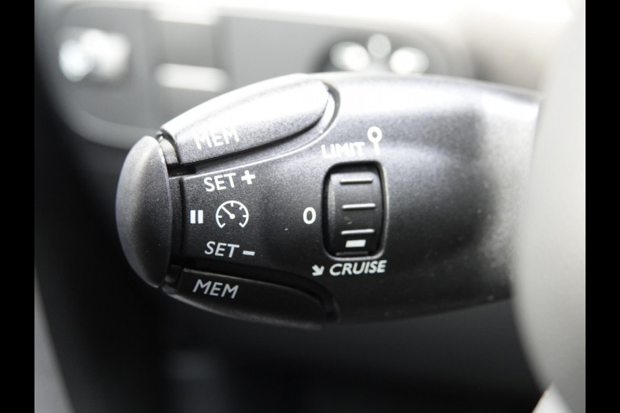 Citroën C3 1.2 PureTech C-Series Navigatie