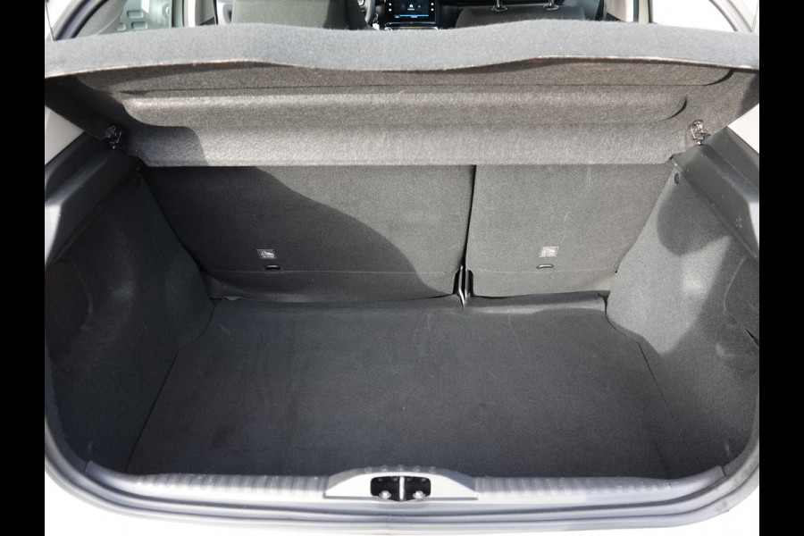 Citroën C3 1.2 PureTech C-Series Navigatie