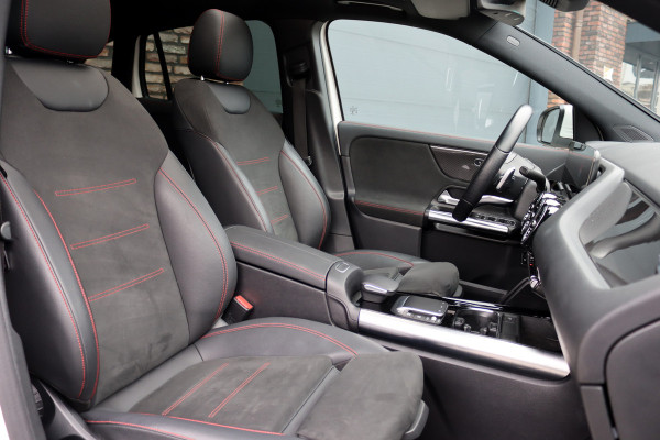 Mercedes-Benz GLA 200 Business Solution AMG Line | Panoramadak | Augmented Reality | Widescreen | Stoelverwarming | Cruise Control | Zitcomfortpakket | High Perf LED | Android Auto/Apple Carplay |