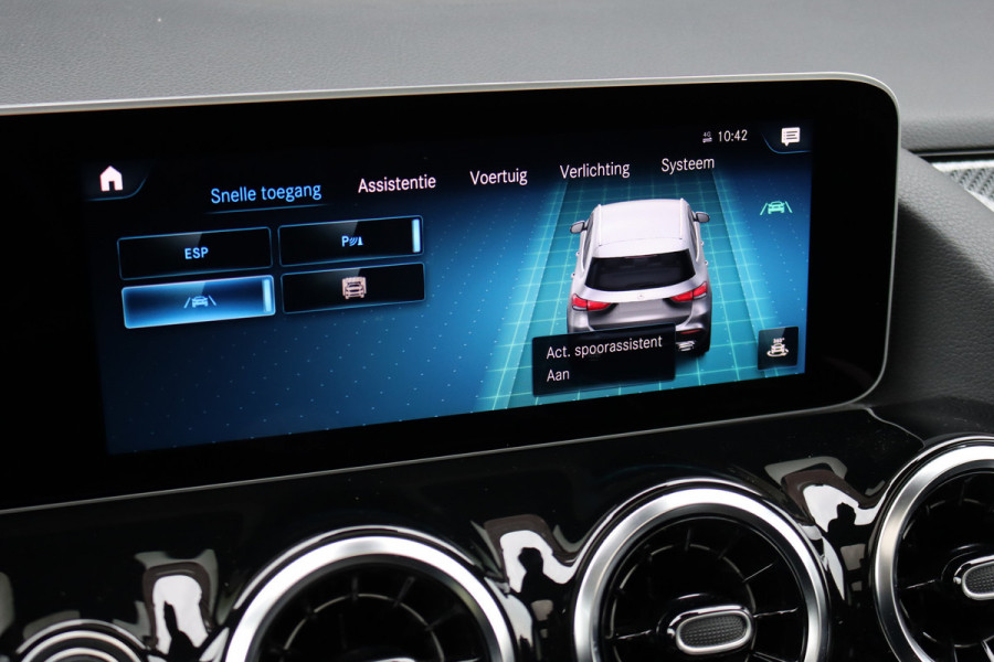 Mercedes-Benz GLA 200 Business Solution AMG Line | Panoramadak | Augmented Reality | Widescreen | Stoelverwarming | Cruise Control | Zitcomfortpakket | High Perf LED | Android Auto/Apple Carplay |