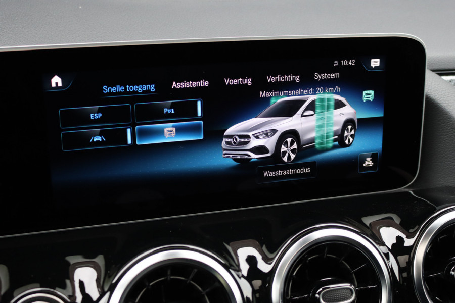 Mercedes-Benz GLA 200 Business Solution AMG Line | Panoramadak | Augmented Reality | Widescreen | Stoelverwarming | Cruise Control | Zitcomfortpakket | High Perf LED | Android Auto/Apple Carplay |