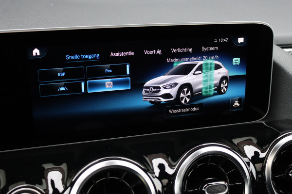 Mercedes-Benz GLA 200 Business Solution AMG Line | Panoramadak | Augmented Reality | Widescreen | Stoelverwarming | Cruise Control | Zitcomfortpakket | High Perf LED | Android Auto/Apple Carplay |