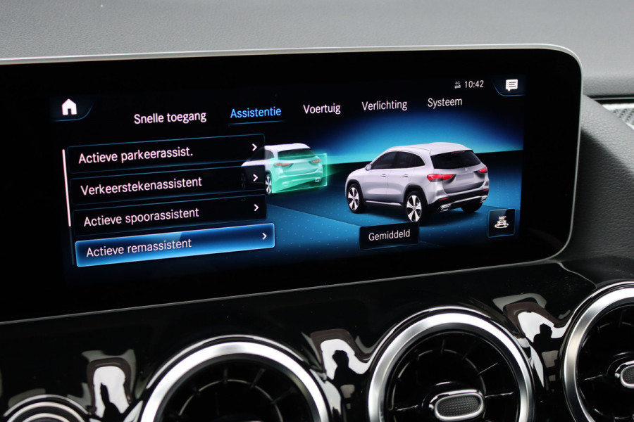 Mercedes-Benz GLA 200 Business Solution AMG Line | Panoramadak | Augmented Reality | Widescreen | Stoelverwarming | Cruise Control | Zitcomfortpakket | High Perf LED | Android Auto/Apple Carplay |