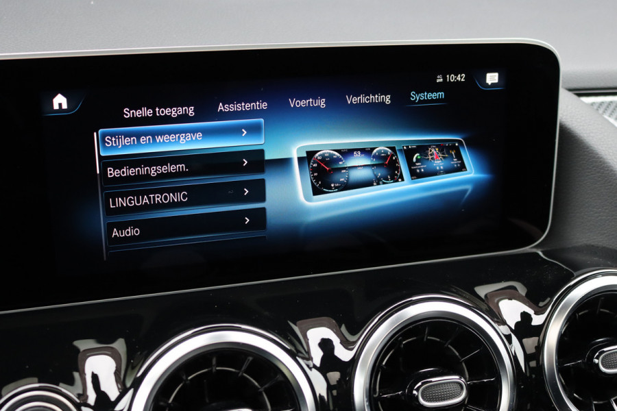 Mercedes-Benz GLA 200 Business Solution AMG Line | Panoramadak | Augmented Reality | Widescreen | Stoelverwarming | Cruise Control | Zitcomfortpakket | High Perf LED | Android Auto/Apple Carplay |