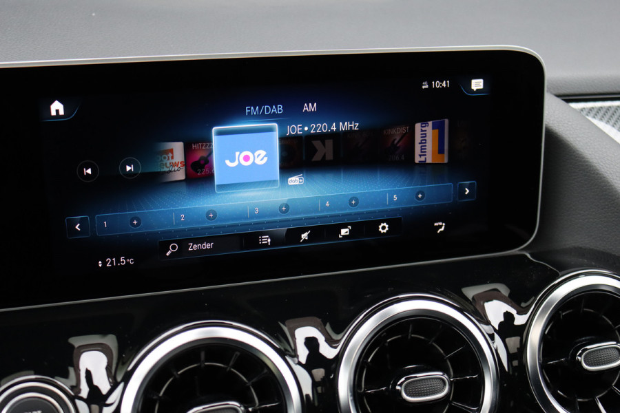 Mercedes-Benz GLA 200 Business Solution AMG Line | Panoramadak | Augmented Reality | Widescreen | Stoelverwarming | Cruise Control | Zitcomfortpakket | High Perf LED | Android Auto/Apple Carplay |