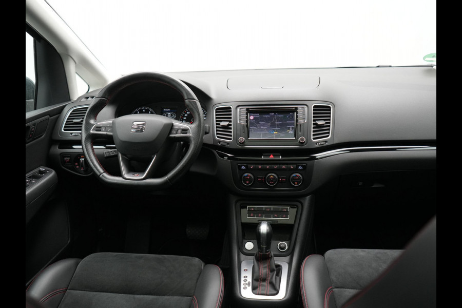 Seat Alhambra 1.4 TSI FR Business Intense 7 Persoons 150pk Dealer O.H. | Trekhaak Af Fabriek | Panodak | Adaptive Cruise | Camera | Apple Carplay | Alcantara Sportstoelen Verwarmd | Keyless | Blis | Navigatie | DAB |