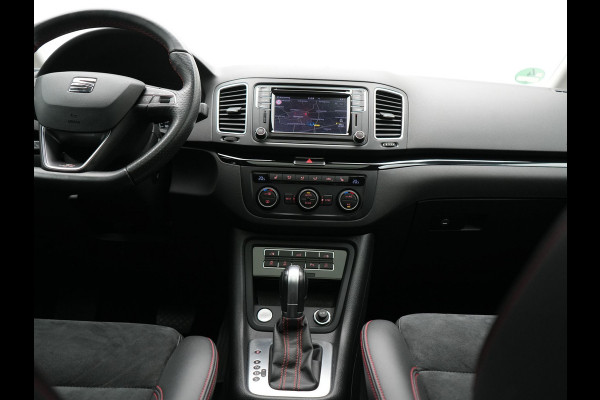 Seat Alhambra 1.4 TSI FR Business Intense 7 Persoons 150pk Dealer O.H. | Trekhaak Af Fabriek | Panodak | Adaptive Cruise | Camera | Apple Carplay | Alcantara Sportstoelen Verwarmd | Keyless | Blis | Navigatie | DAB |