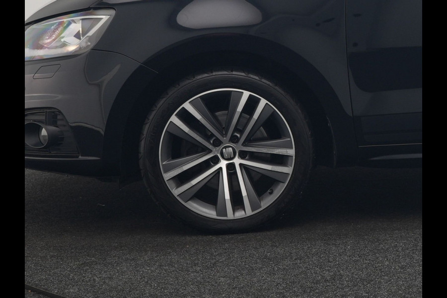 Seat Alhambra 1.4 TSI FR Business Intense 7 Persoons 150pk Dealer O.H. | Trekhaak Af Fabriek | Panodak | Adaptive Cruise | Camera | Apple Carplay | Alcantara Sportstoelen Verwarmd | Keyless | Blis | Navigatie | DAB |