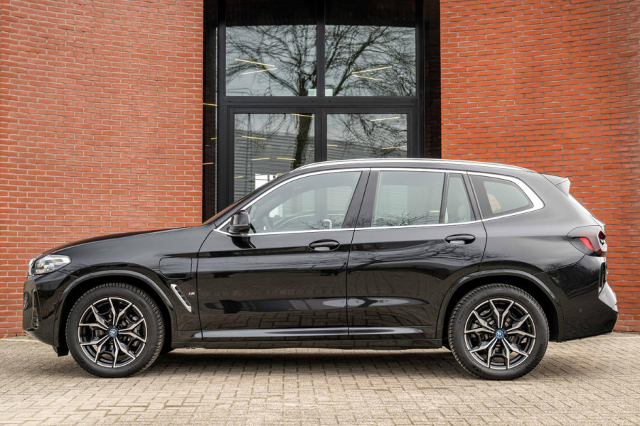 BMW X3 xDrive30e M-Sport ACC Panorama HuD Trekhaak Leder