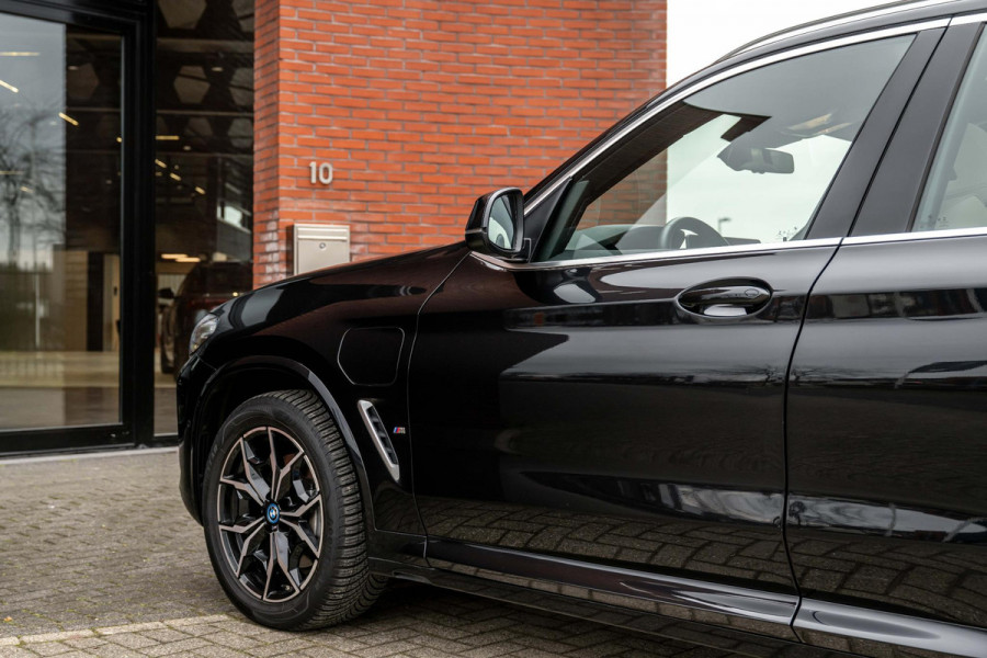 BMW X3 xDrive30e M-Sport ACC Panorama HuD Trekhaak Leder