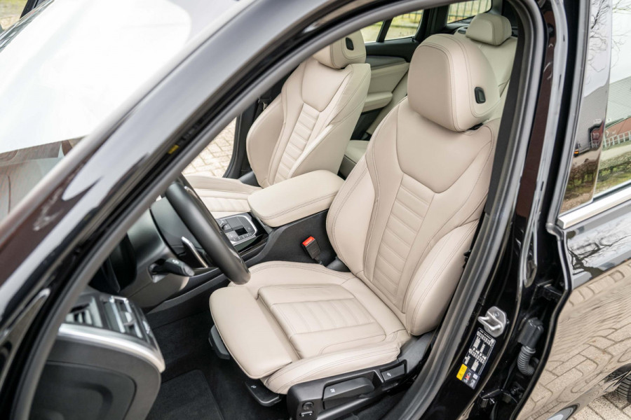 BMW X3 xDrive30e M-Sport ACC Panorama HuD Trekhaak Leder