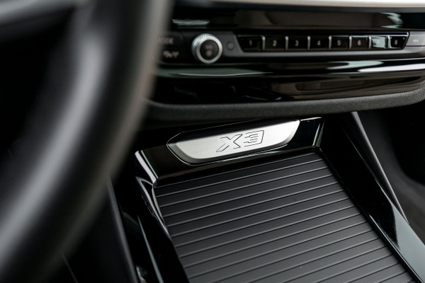 BMW X3 xDrive30e M-Sport ACC Panorama HuD Trekhaak Leder