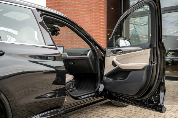 BMW X3 xDrive30e M-Sport ACC Panorama HuD Trekhaak Leder