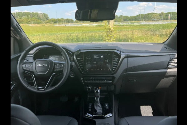 Isuzu D-max V-Cross MY25 Double Cab verlengd 5-persoons BPM vrij trekhaak 3500 Kg trekgewicht