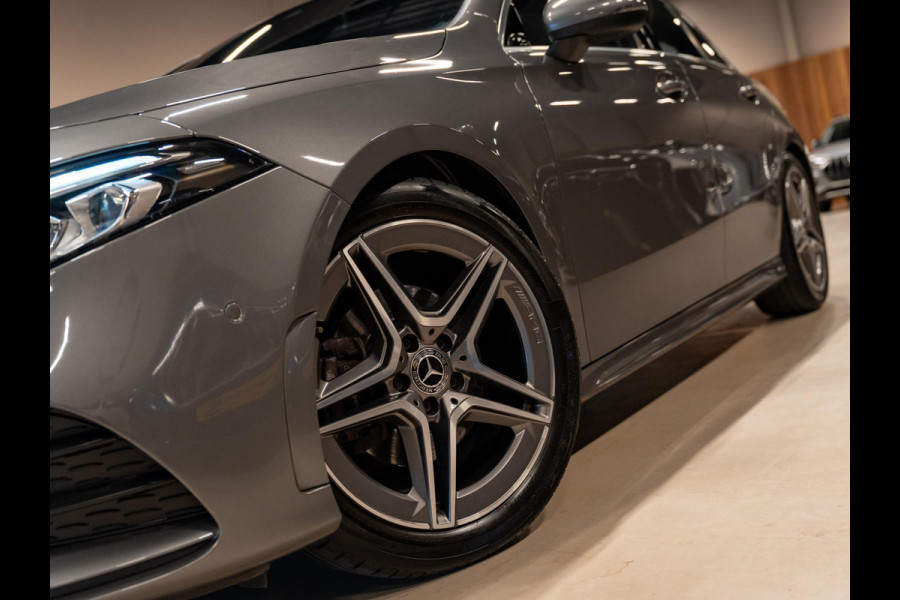 Mercedes-Benz A-Klasse A200 AMG Business Solution, Navi, Multistuur, Clima, Cruise, Camera, PDC, Led, Trekhaak, Voll Onderhouden