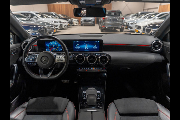 Mercedes-Benz A-Klasse A200 AMG Business Solution, Navi, Multistuur, Clima, Cruise, Camera, PDC, Led, Trekhaak, Voll Onderhouden