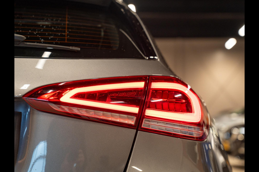 Mercedes-Benz A-Klasse A200 AMG Business Solution, Navi, Multistuur, Clima, Cruise, Camera, PDC, Led, Trekhaak, Voll Onderhouden