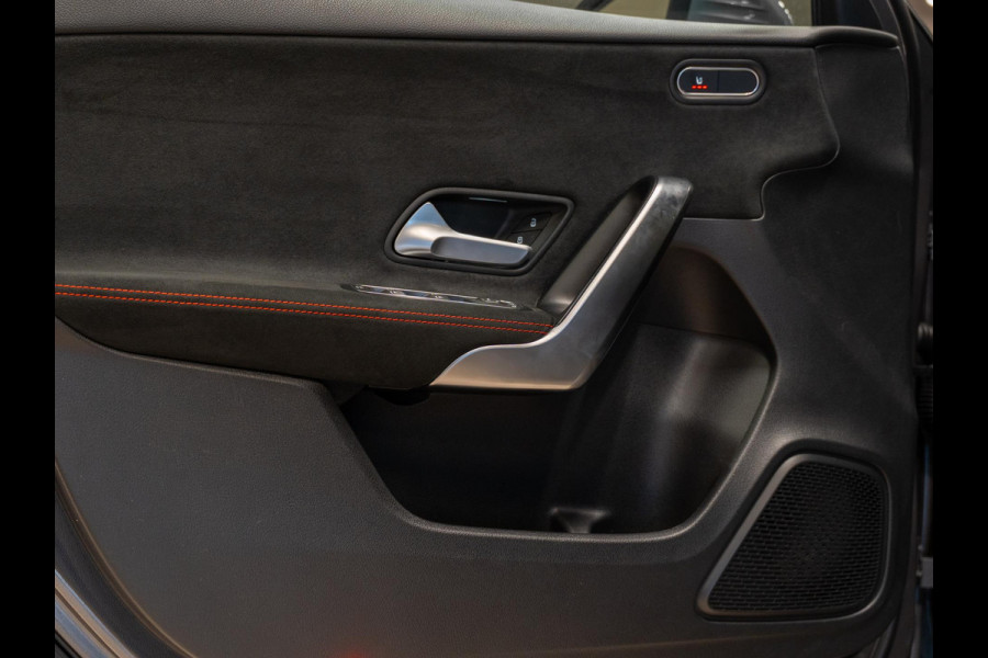 Mercedes-Benz A-Klasse A200 AMG Business Solution, Navi, Multistuur, Clima, Cruise, Camera, PDC, Led, Trekhaak, Voll Onderhouden